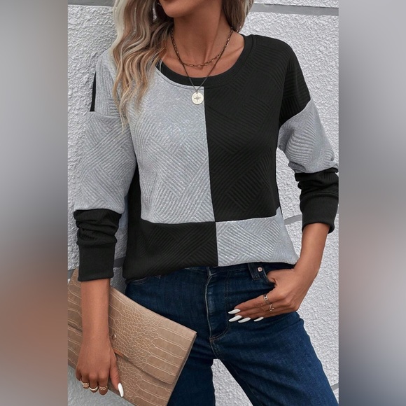 Color Block Round Neck Dropped Shoulder T-Shirt - Picture 3 of 5